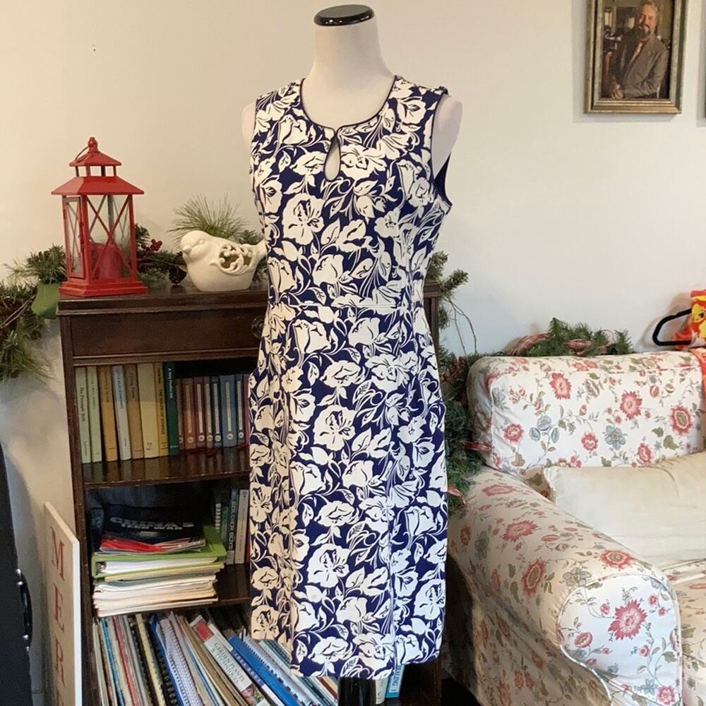 Land’s End Blue & White Floral Stretch Sheath Dress, Size 6
